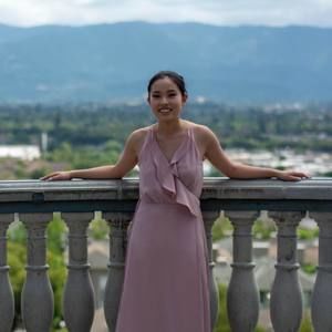 Meet your Posher, Emily